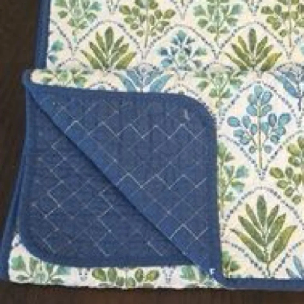 Set of 8 Rachel Ashwell Placemats